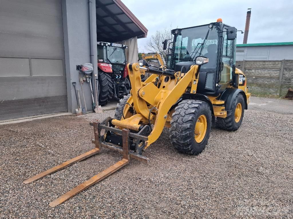CAT 907 M Фронтальные погрузчики