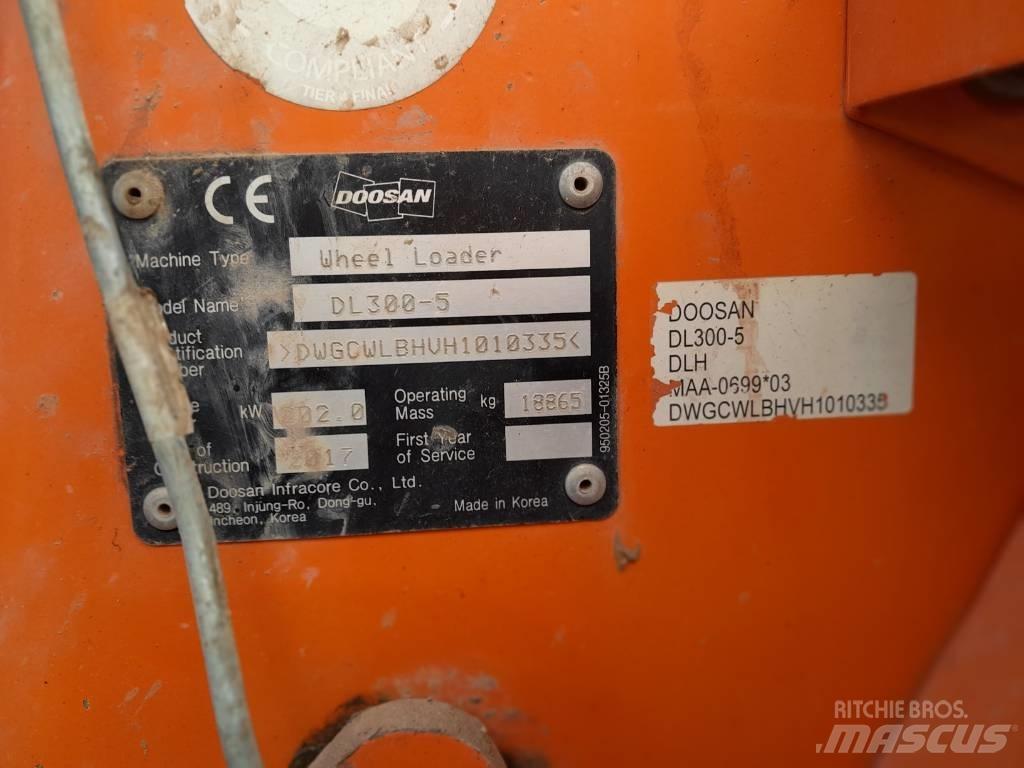 Doosan DL 300 Фронтальные погрузчики