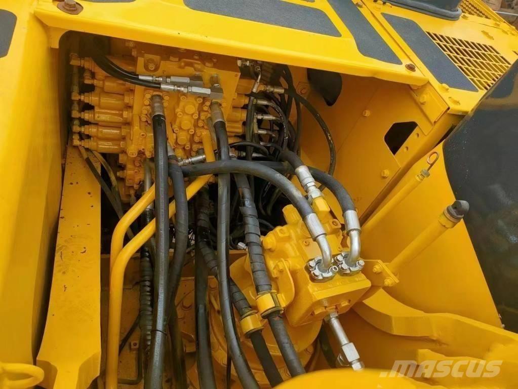 Komatsu pc220-7 Гусеничные экскаваторы