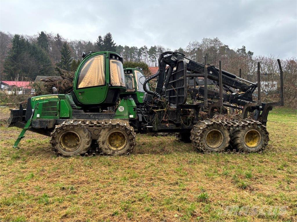 John Deere 1010 E Форвардеры