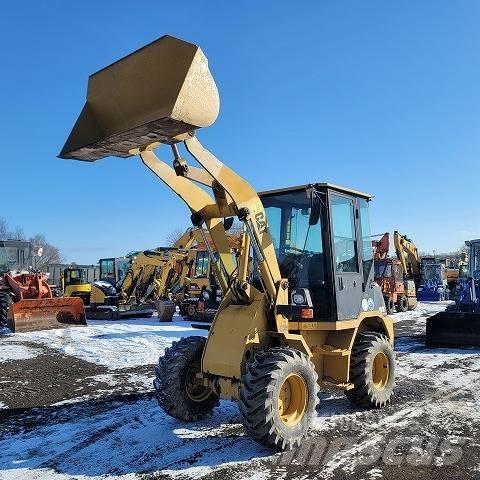 CAT 901B Фронтальные погрузчики