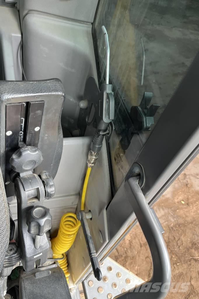 Volvo EC 300 EL Гусеничные экскаваторы