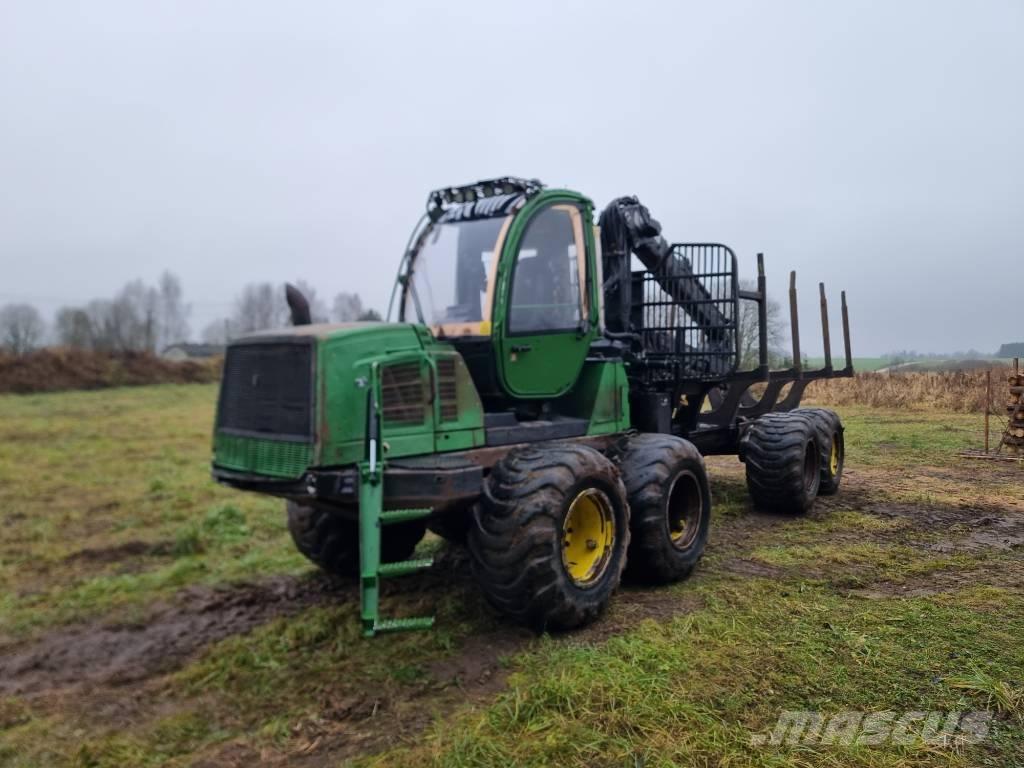 John Deere 1110 E Форвардеры