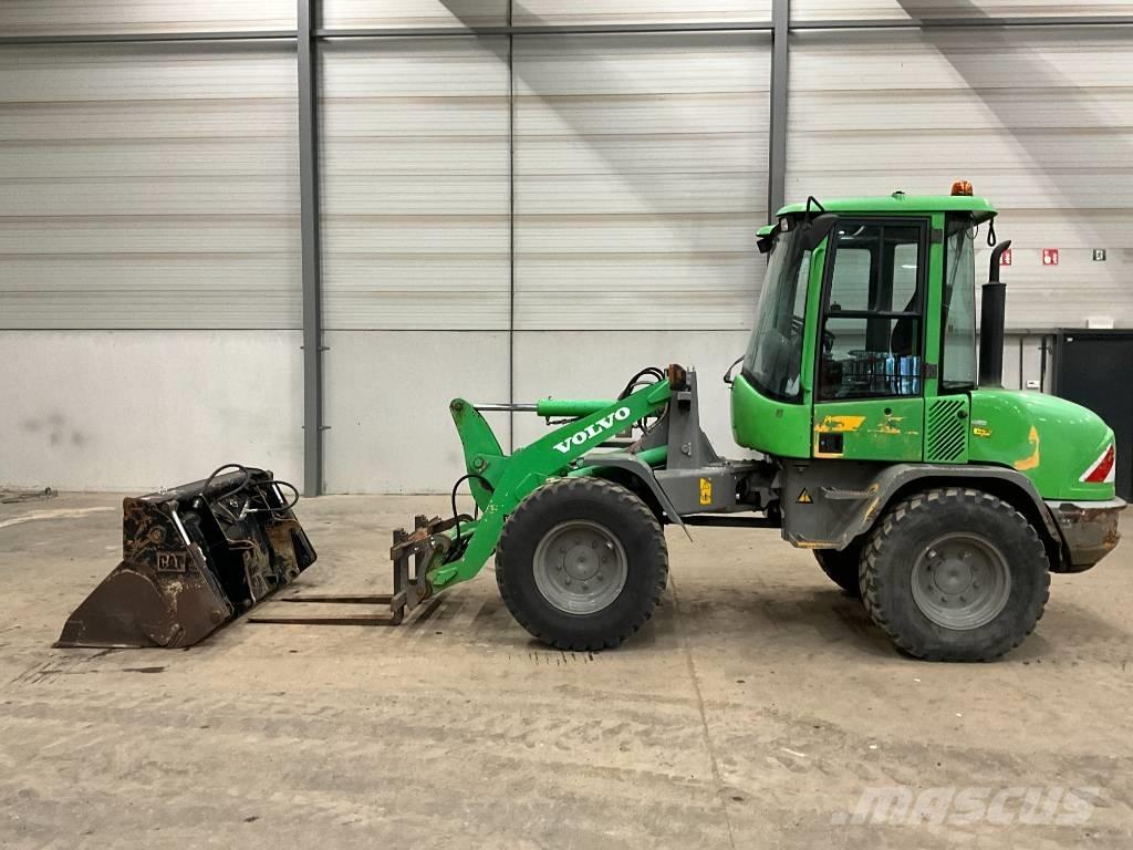 Volvo L 30 B-Z/X Фронтальные погрузчики