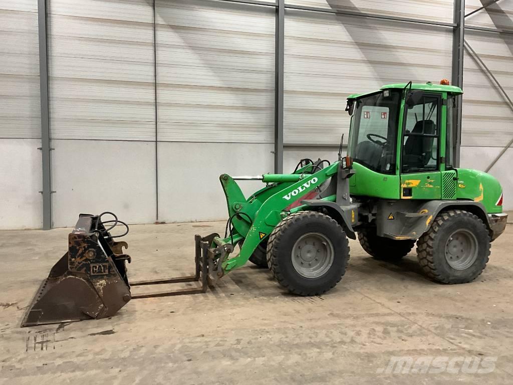 Volvo L 30 B-Z/X Фронтальные погрузчики