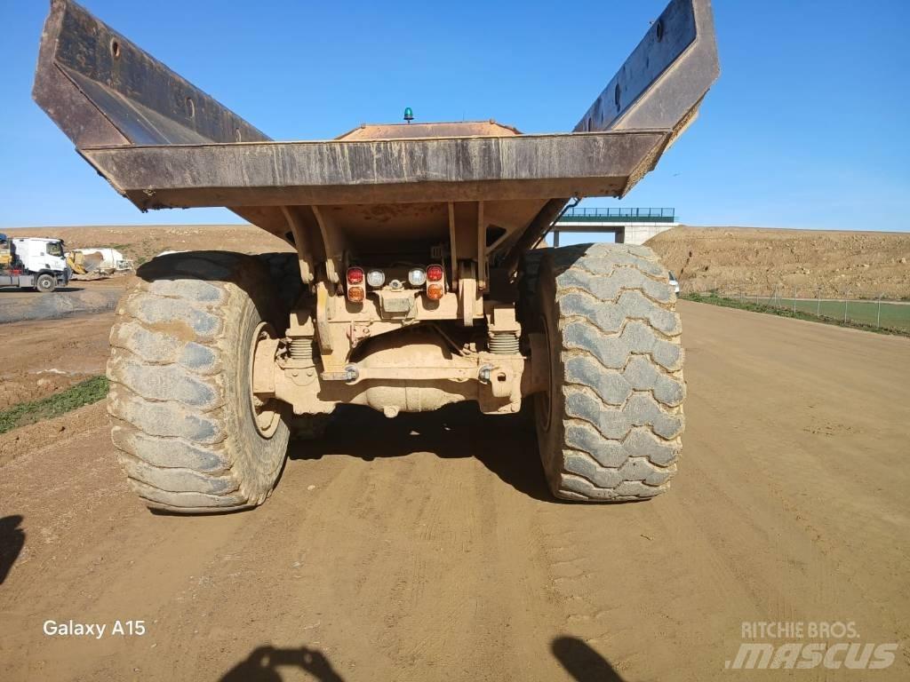 CAT 745 Шарнирно-сочленённые самосвалы