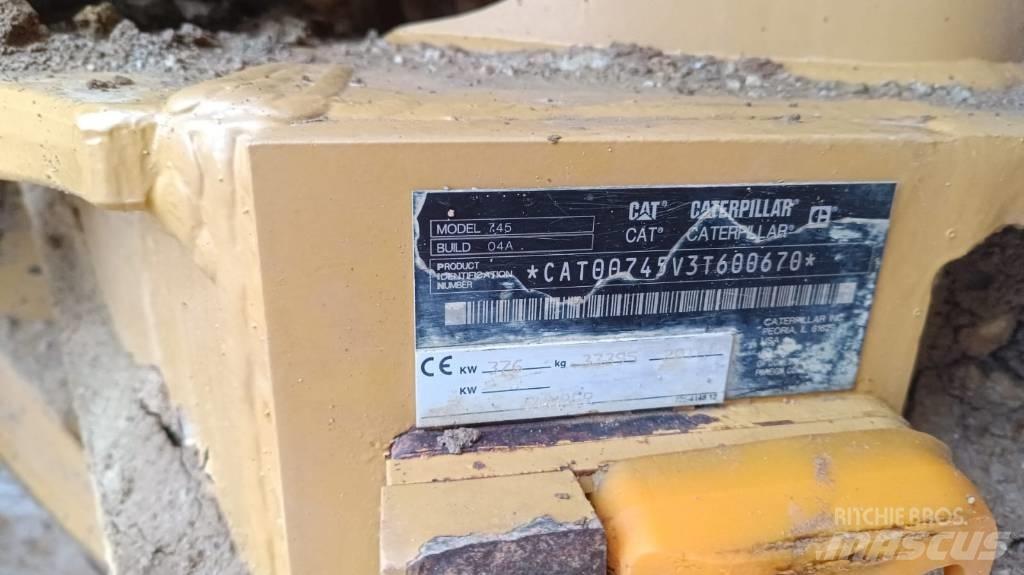 CAT 745 Шарнирно-сочленённые самосвалы