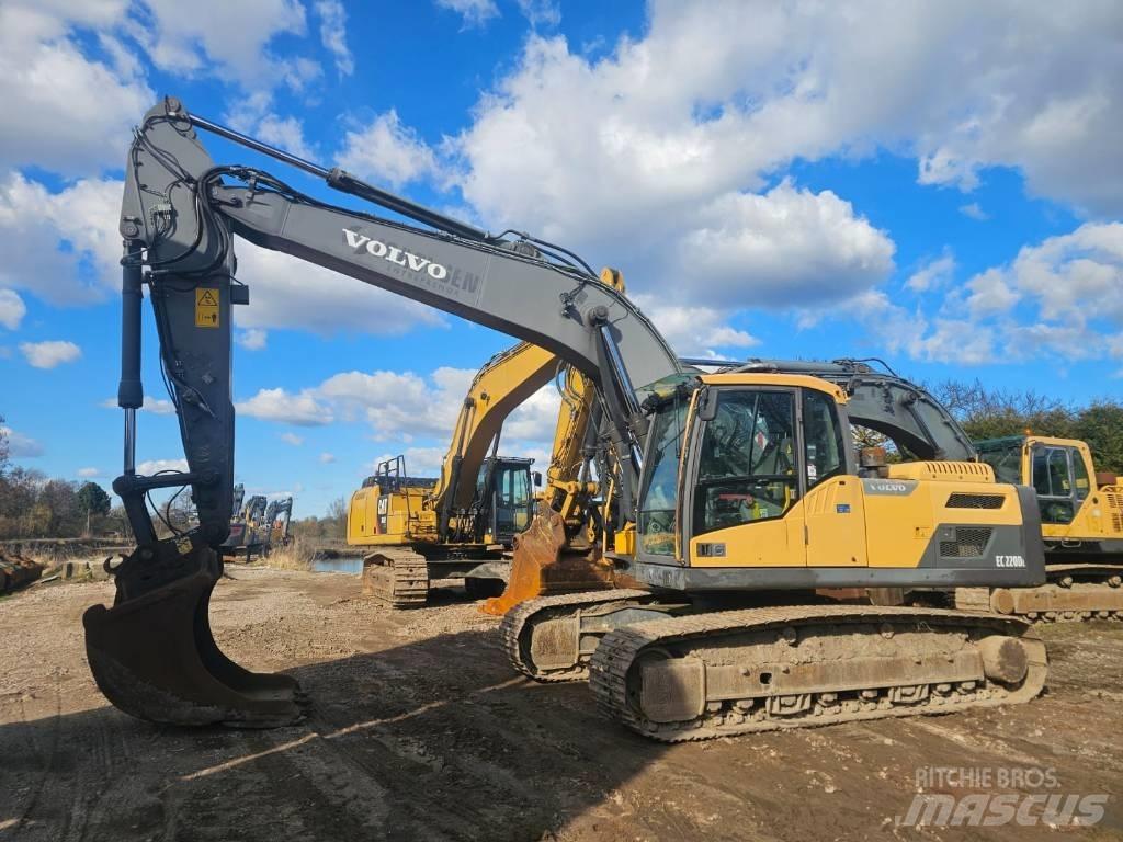 Volvo EC 220 DL Гусеничные экскаваторы