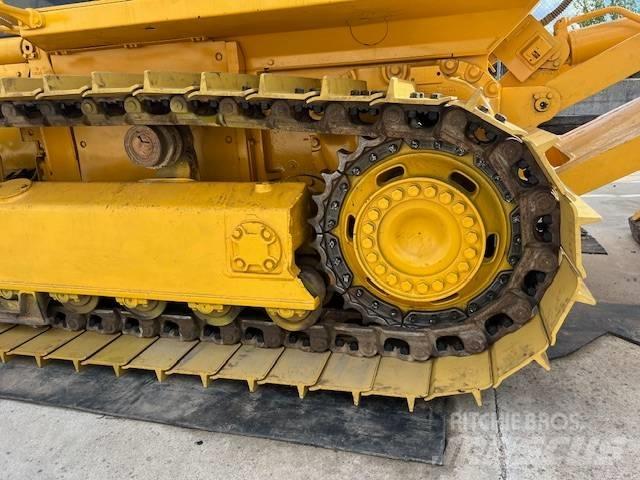 Komatsu D 61 EX-15 Гусеничные бульдозеры