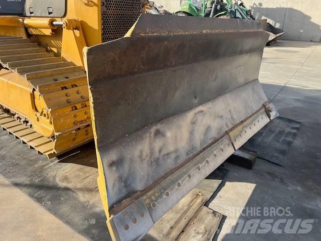 Komatsu D 61 EX-15 Гусеничные бульдозеры