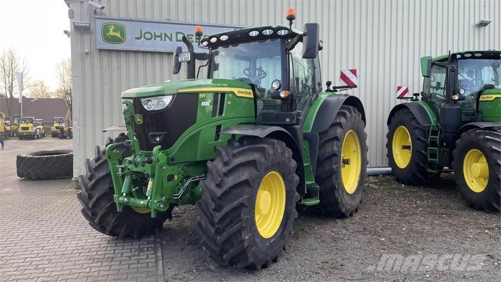 John Deere 6R215 Трактора