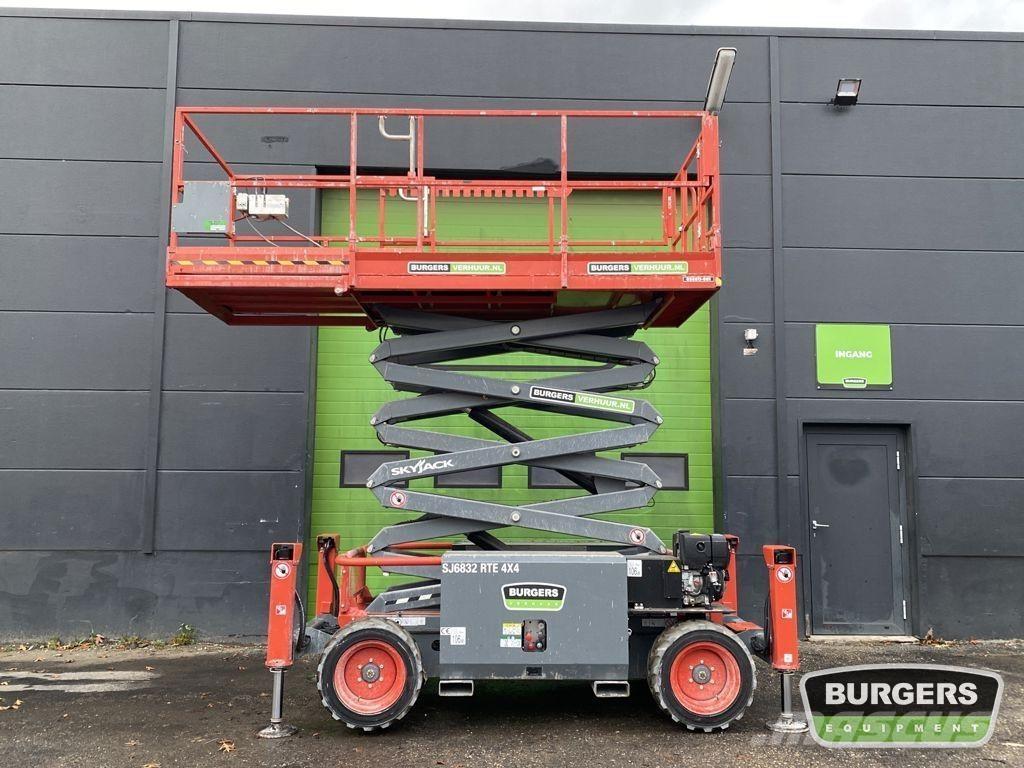 SkyJack SJ6832 RTE Ножничные подъемники