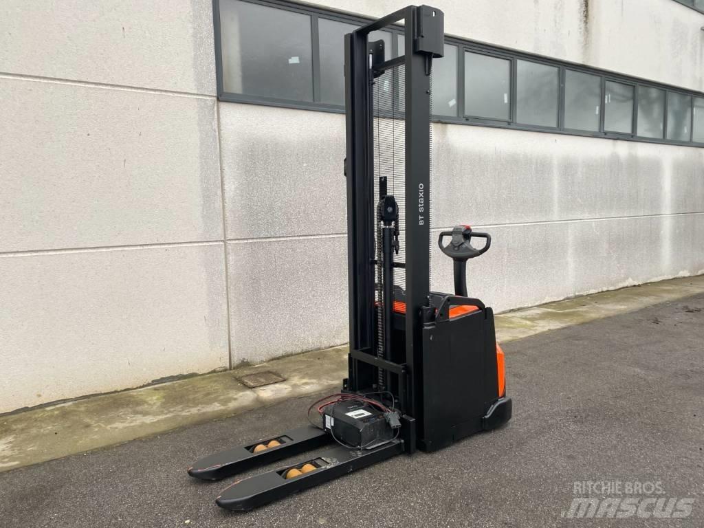 Toyota SWE160 Ручные штабелёры с электроподъёмом