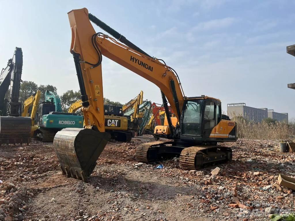 Hyundai R220 Гусеничные экскаваторы
