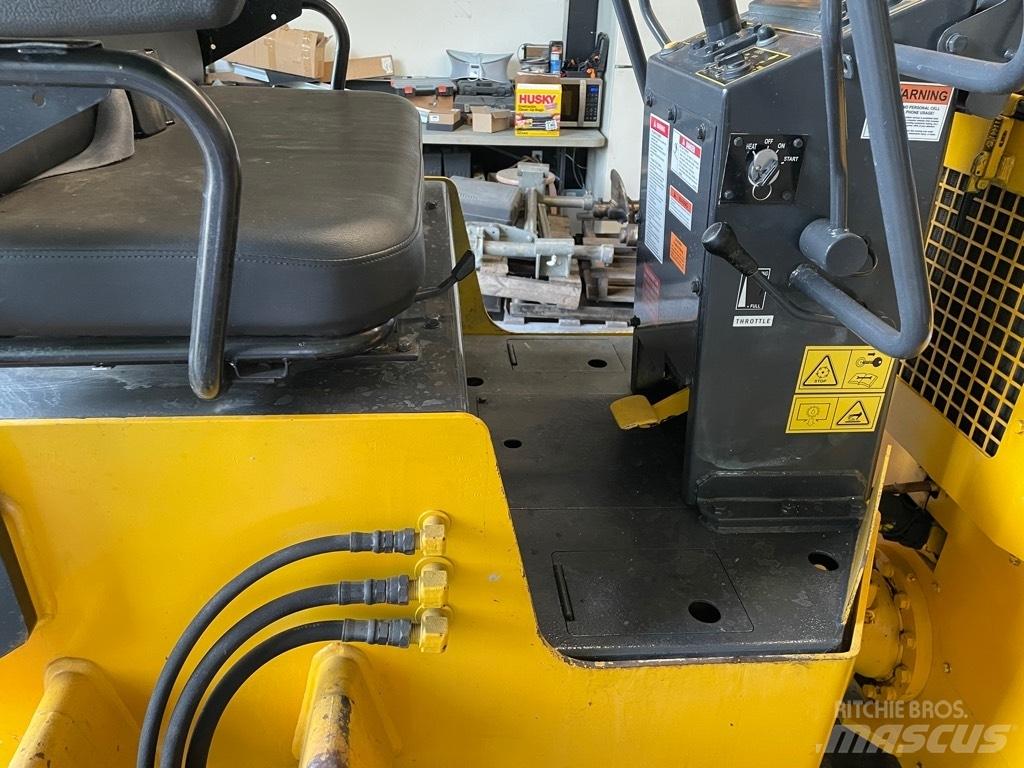 Sakai SW 320-1 Катки тротуарные