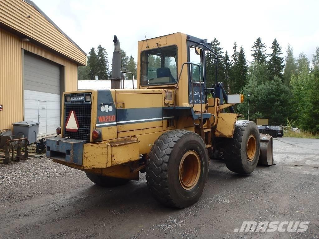 Komatsu WA 250-1 Фронтальные погрузчики