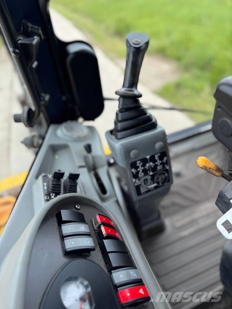 Volvo BL 71, JOYSTICK Экскаваторы-погрузчики