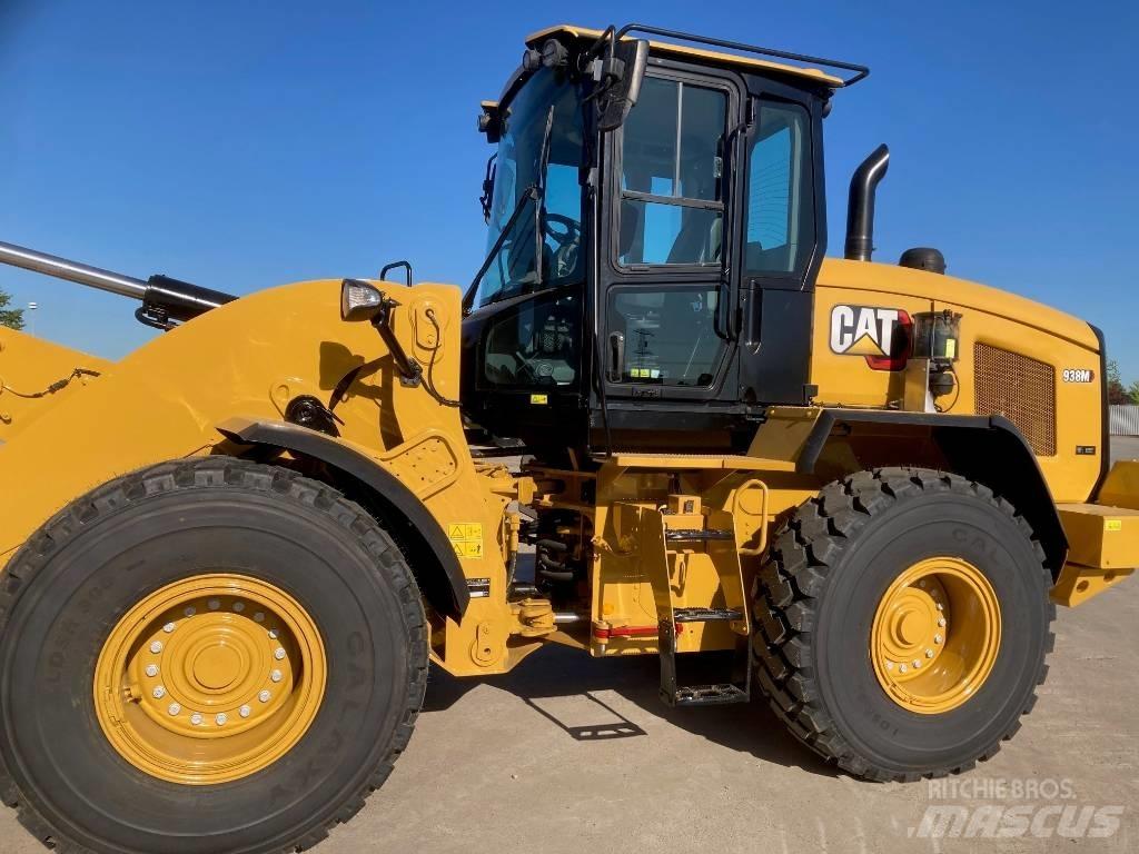 CAT 938M Фронтальные погрузчики