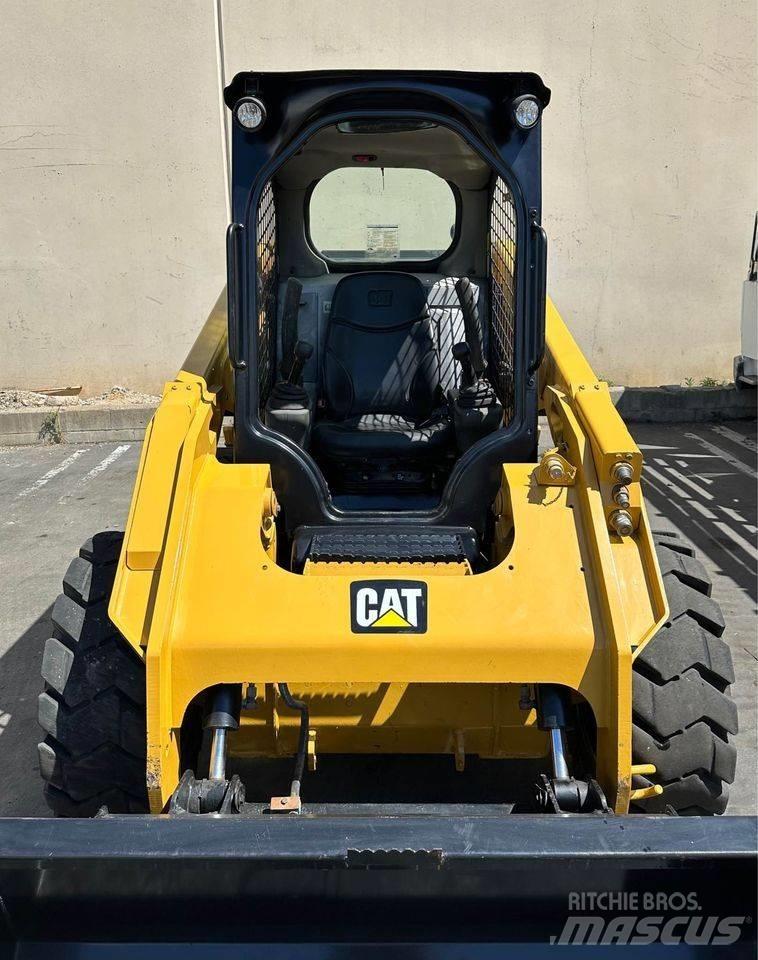 CAT 246 D Мини-погрузчики
