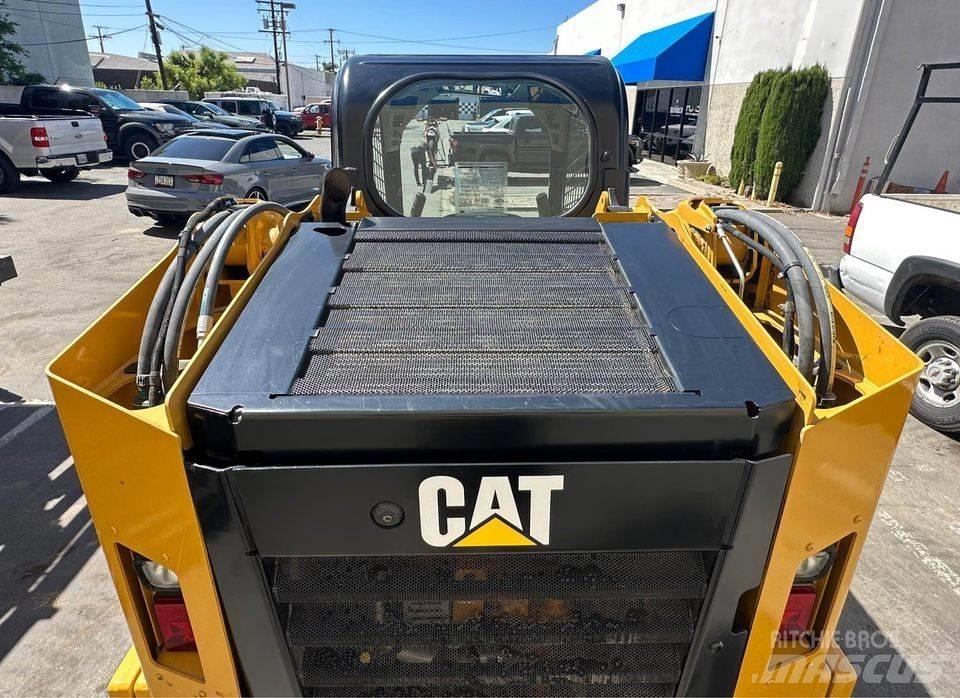 CAT 246 D Мини-погрузчики