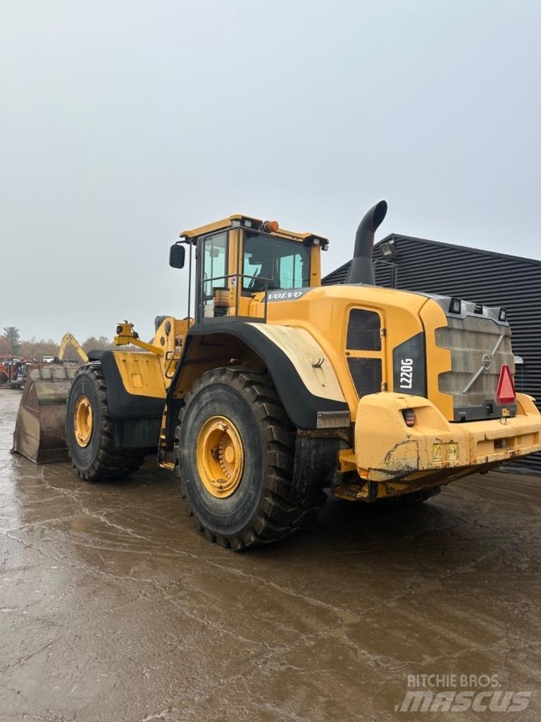 Volvo L 220 G Фронтальные погрузчики