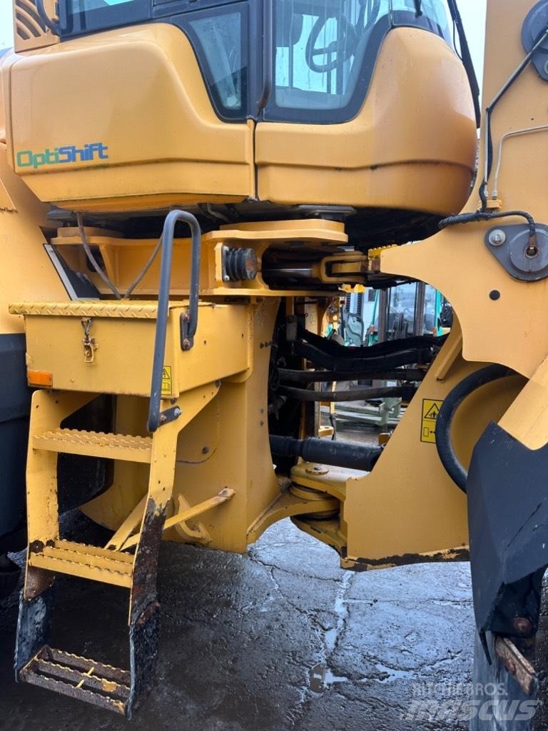 Volvo L 220 G Фронтальные погрузчики