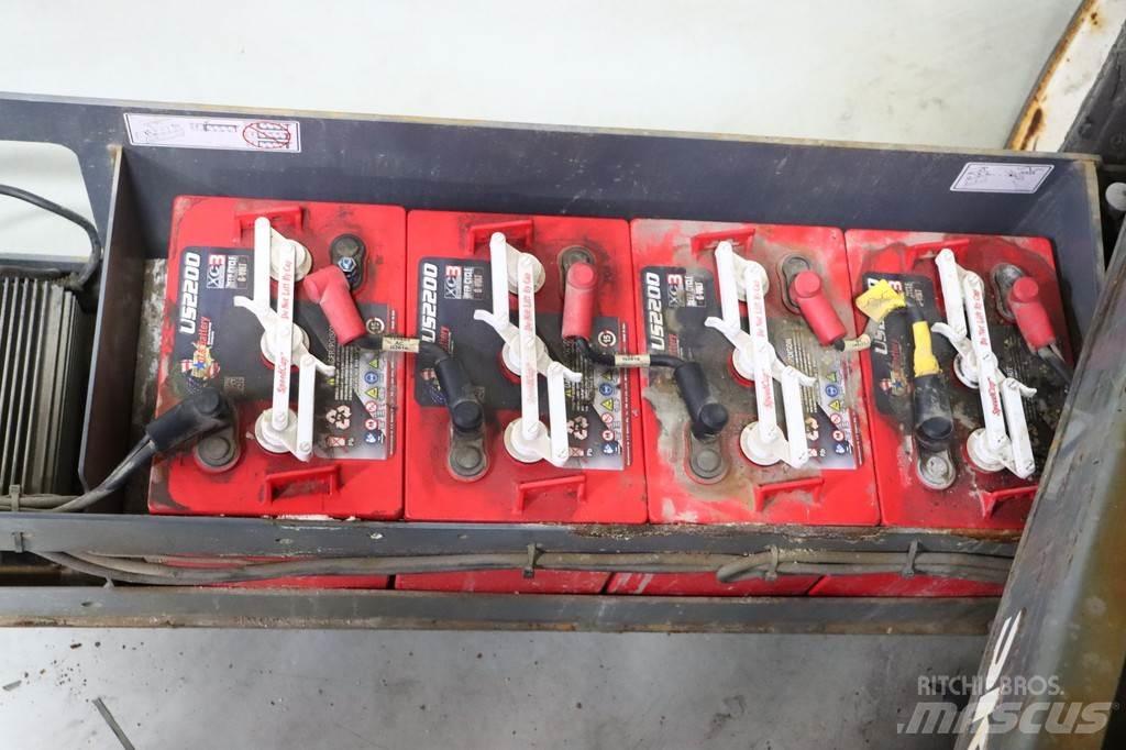 SkyJack SJ III3220 Ножничные подъемники