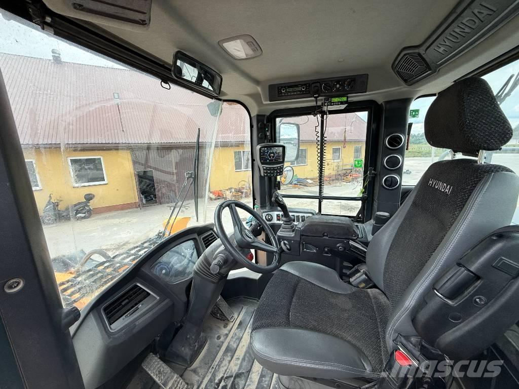 Hyundai HL 960 Фронтальные погрузчики