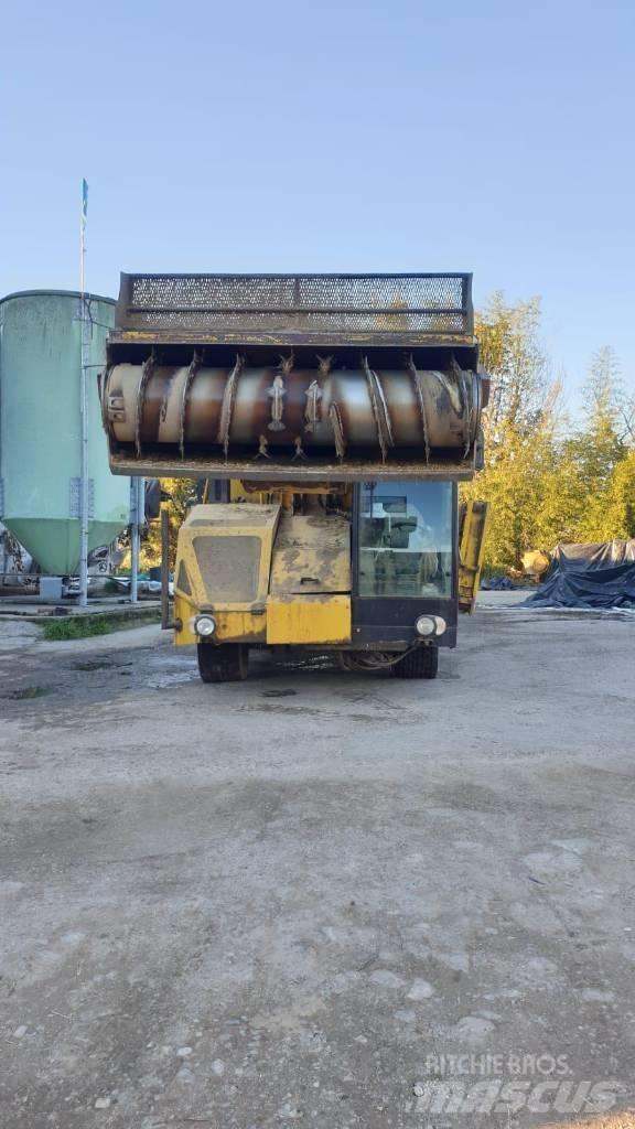  Matrix Rover Кормораздатчики