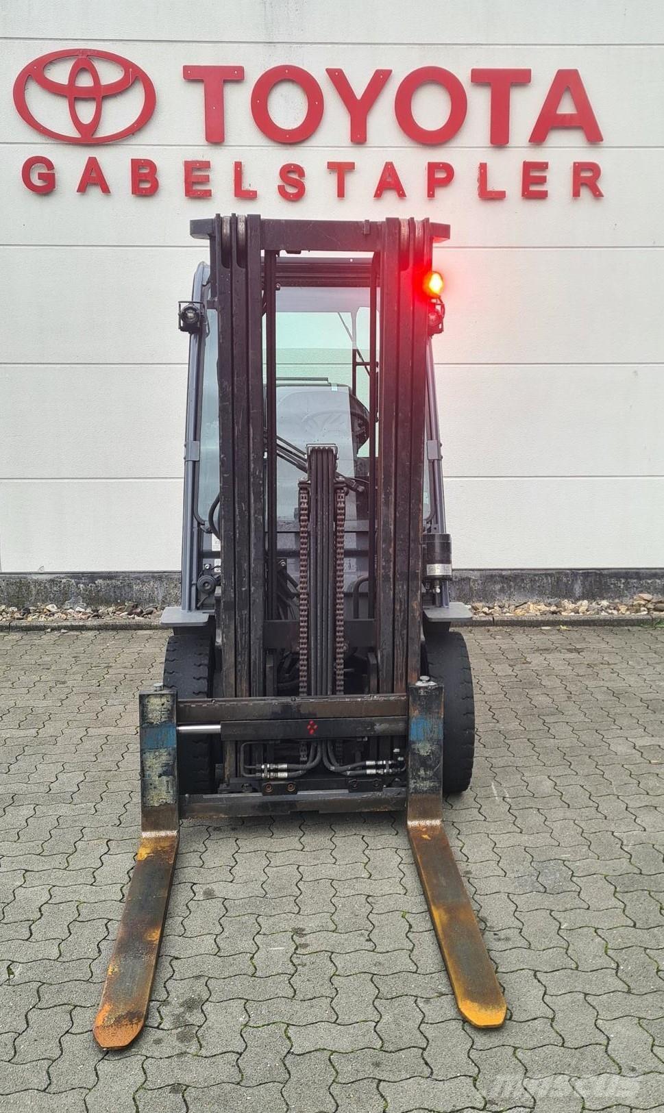 Toyota 02-8FGF25 Газовые погрузчики