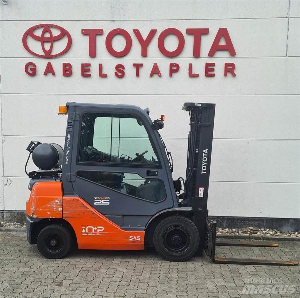 Toyota 02-8FGF25 Газовые погрузчики