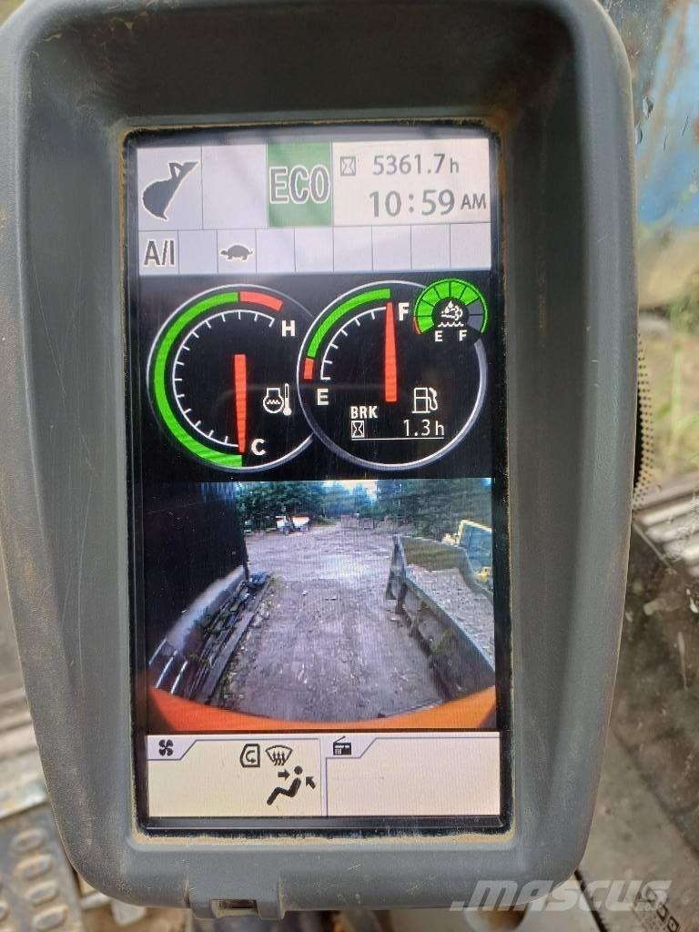 Hitachi ZX 135 US-6 Гусеничные экскаваторы