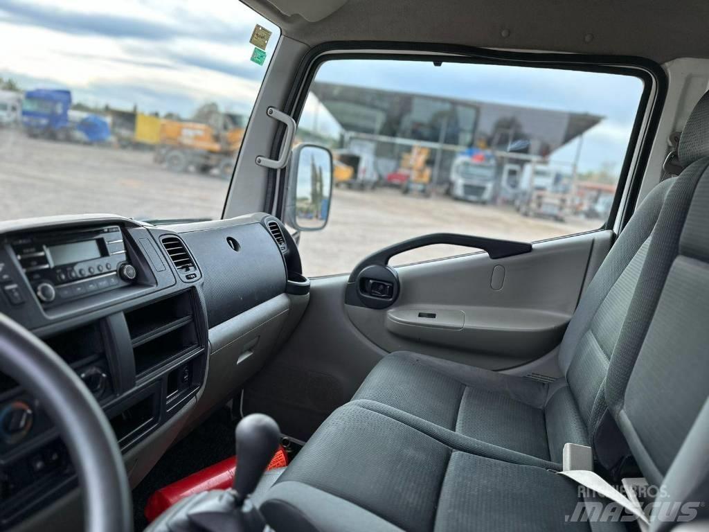 Nissan NT 400 Автомобильные краны