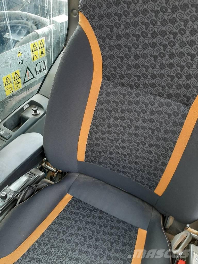 CASE CX 300 D Складская техника - Другие