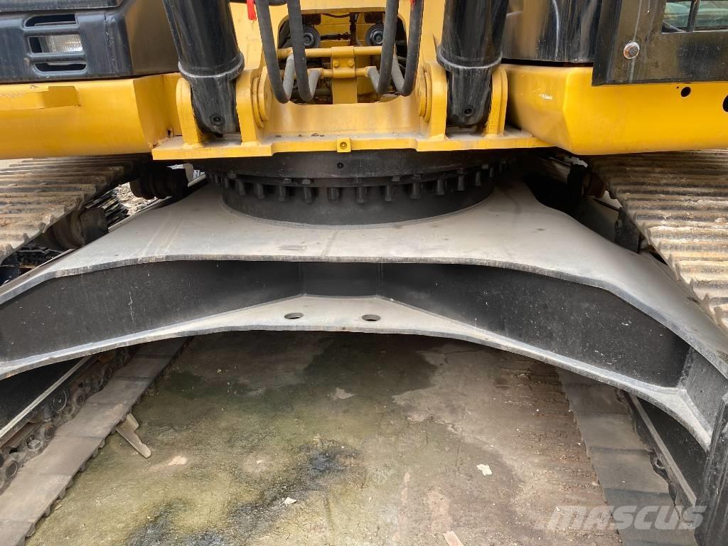 CAT 330 D Гусеничные экскаваторы