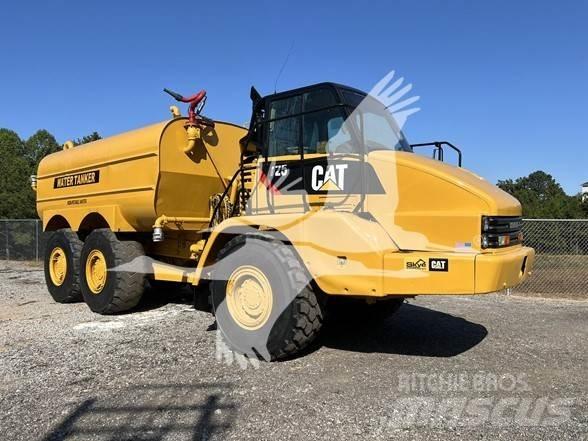 CAT 725 Поливочные машины