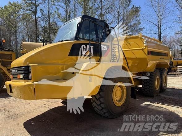 CAT 725 Поливочные машины