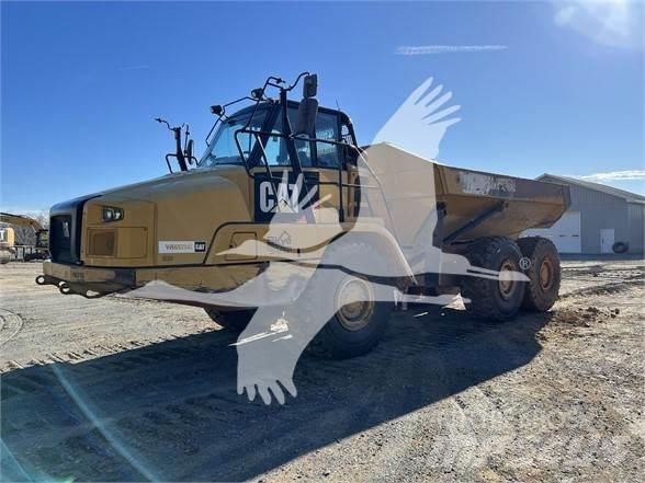 CAT 725C Шарнирно-сочленённые самосвалы