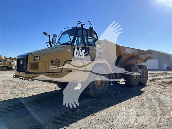CAT 725C2 Шарнирно-сочленённые самосвалы