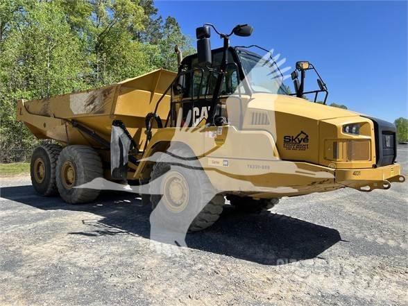 CAT 730C2 Шарнирно-сочленённые самосвалы
