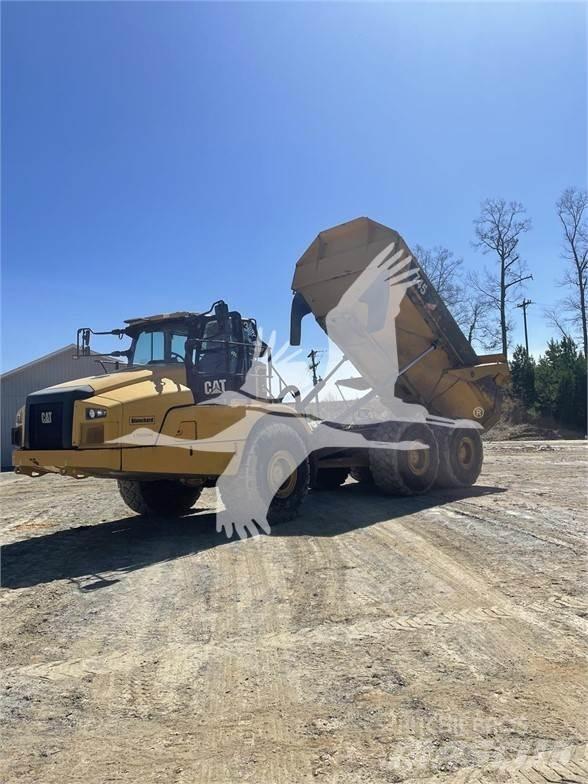 CAT 745 Шарнирно-сочленённые самосвалы