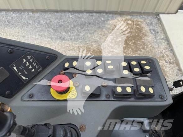 CAT CP44B Грунтовые катки