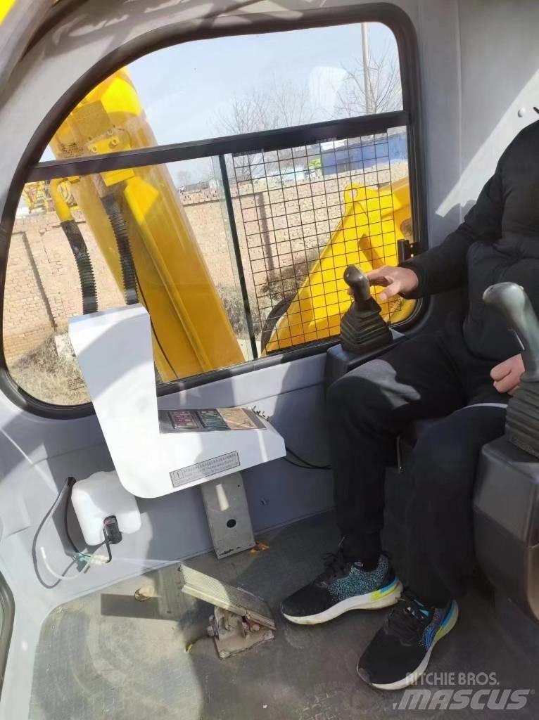 XCMG QY30T Автокраны