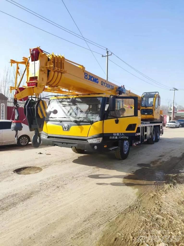 XCMG QY30T Автокраны