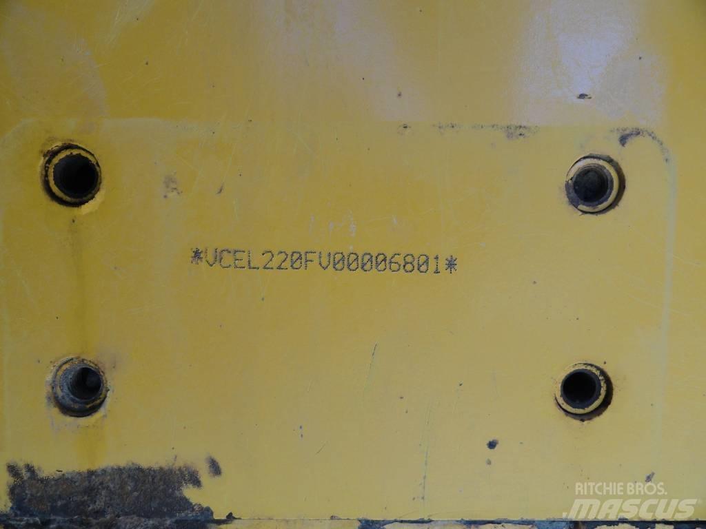 Volvo L 220 F Фронтальные погрузчики
