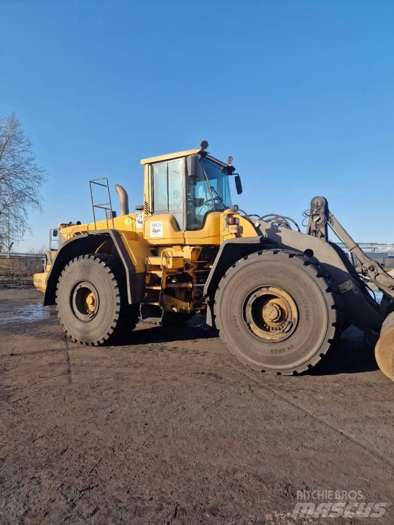 Volvo L 220 F Фронтальные погрузчики