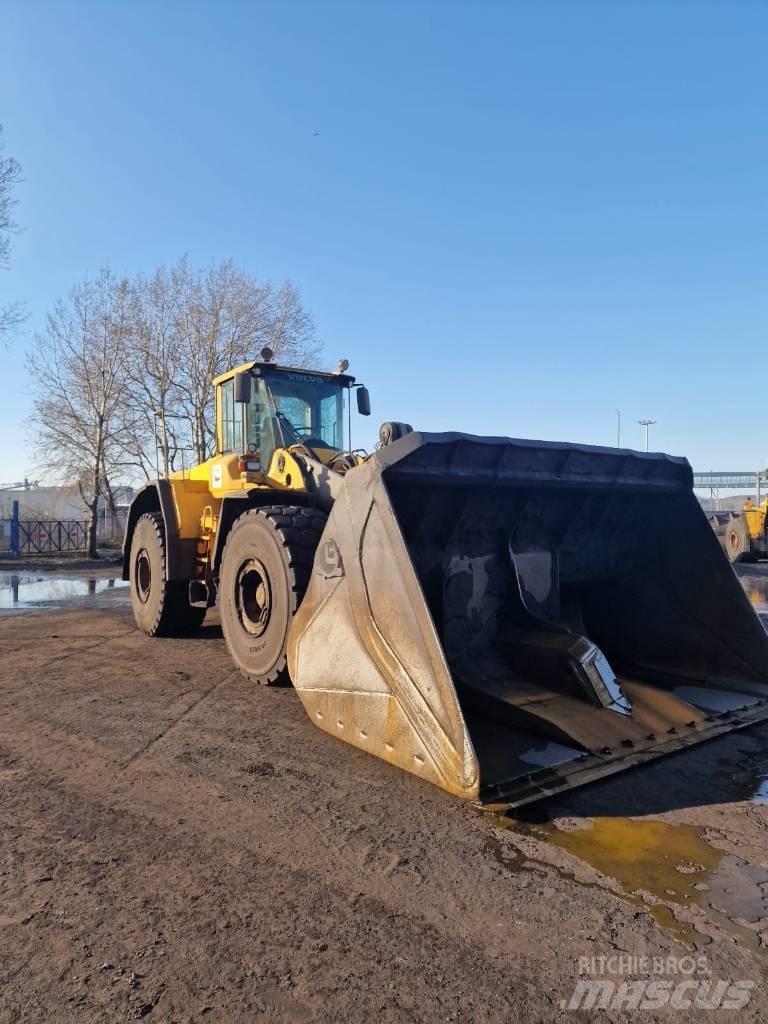 Volvo L 220 F Фронтальные погрузчики