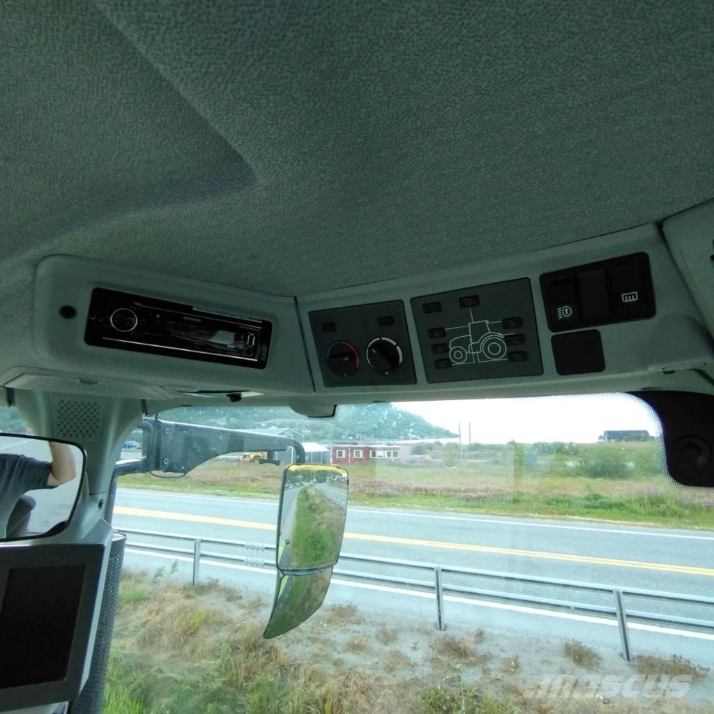 CLAAS Axion 830 Трактора