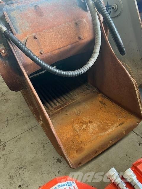 MB Crusher BF 70.2 Дробильные ковши
