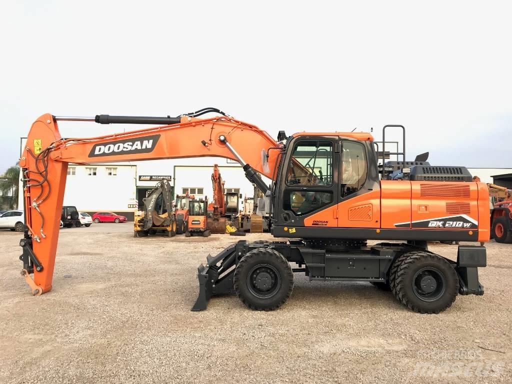 Develon DX 210 W-7 Колёсные экскаваторы